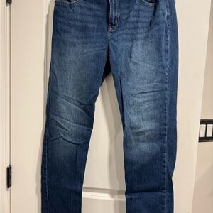 Old Navy Mid-Rise Wow Boyfriend Jeans